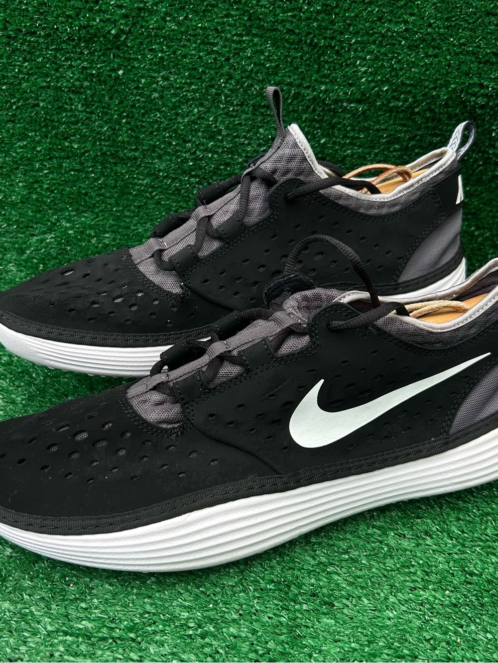 Size 12 - Nike Solarsoft Costa Low Men’s Sneakers Shoes 631389 010 Black White